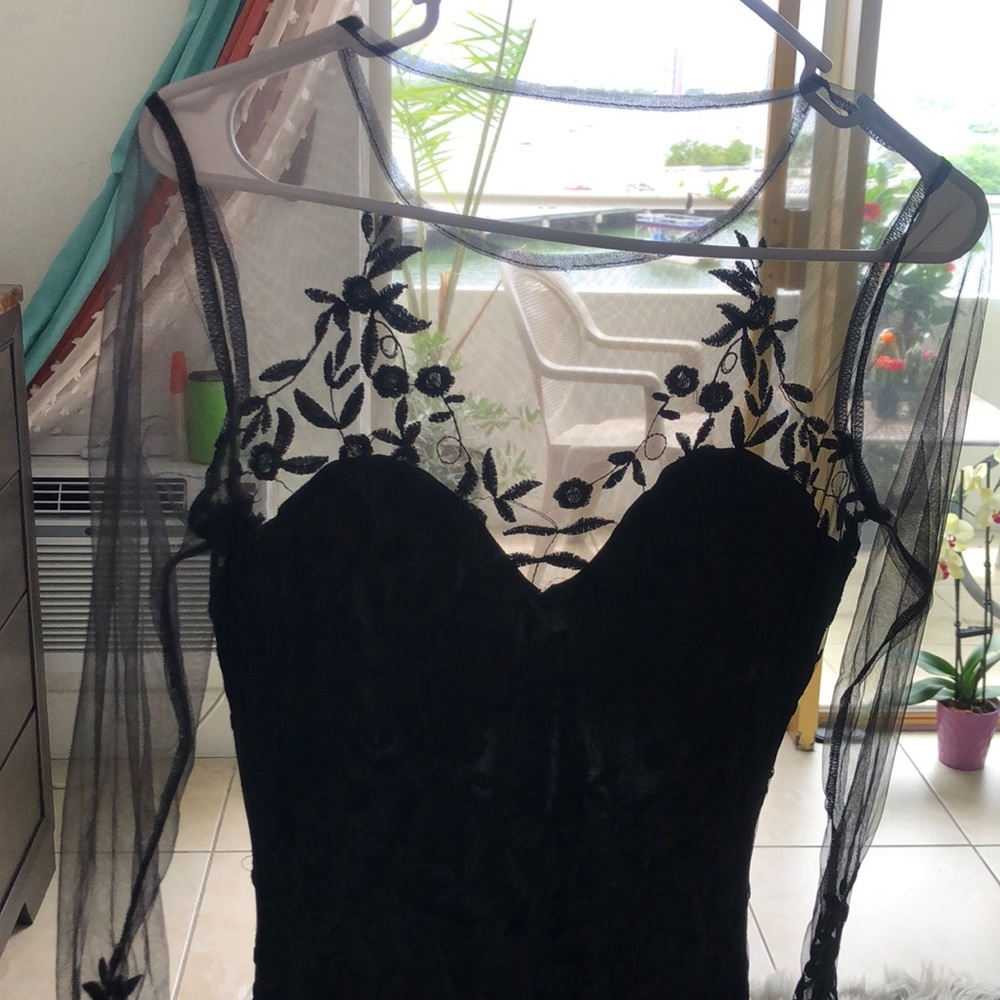L’atiste S black lace dress